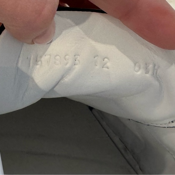 Men’s Gucci Ace Sneaker Size 13 - Picture 3 of 8